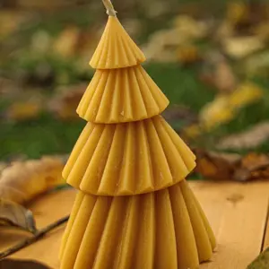 100% reine Bienenwachskerze "Tannenbaum"