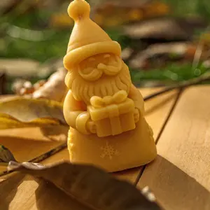 100 % Bienenwachskerze „Weihnachtsmann“