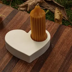 100 % Bienenwachskerze „Wave“ (gewellte Stabkerze)